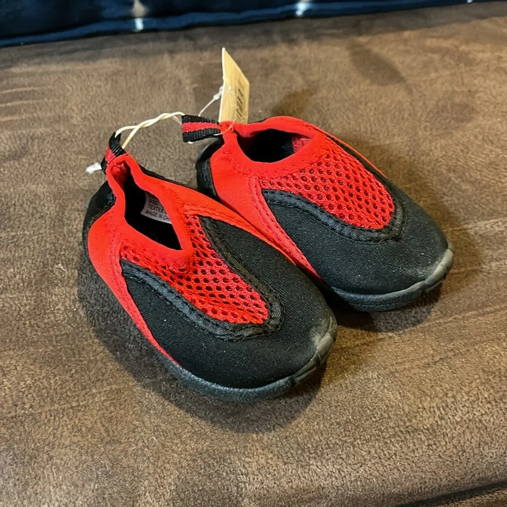 Koala Kids Water Beach Pool Shoes Sneakers new red Baby Infant Boys Girls Size 2